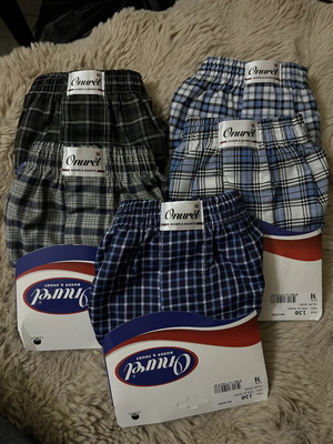 Boxers pack of 5 size M new, black and blue