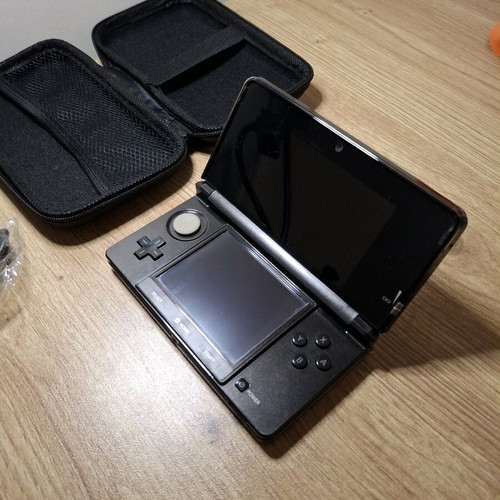 Nintendo 3DS Black used with new carrying case and USB charger