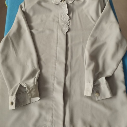 Vintage Jenny women's shirt size 2 with embroidery and shoulder pads like new, gray/off-white