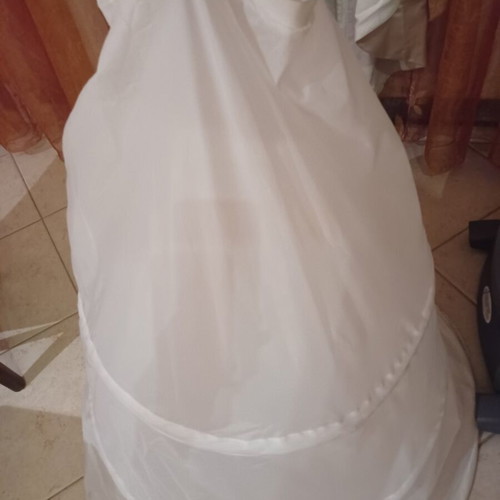 Wedding dress like new, strapless ivory with train and petticoat