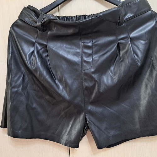 Leather shorts new, size XXL, black