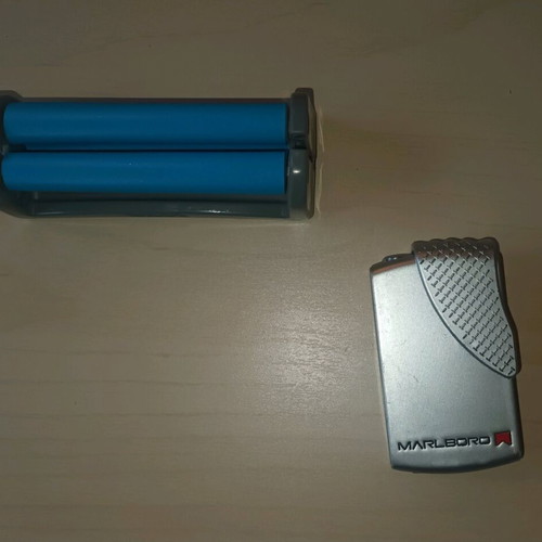 RIZLA Regular plastic rolling machine new with gifts