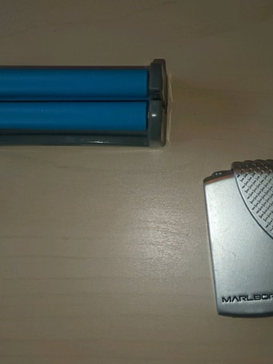 RIZLA Regular plastic rolling machine new with gifts
