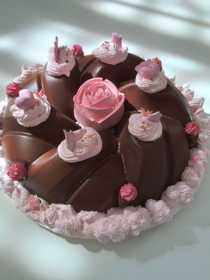 Faux chocolate bundt cake decoration, new