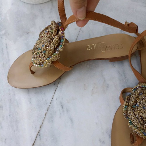 Feng Shoe sandals size 39 like new, beige