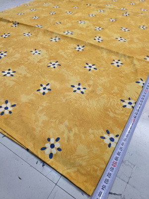 Table linen set new, 3 tablecloths and 8 napkins