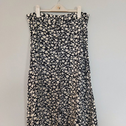 Pink Woman summer skirt like new with nice print