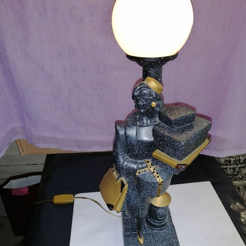 Table lamp