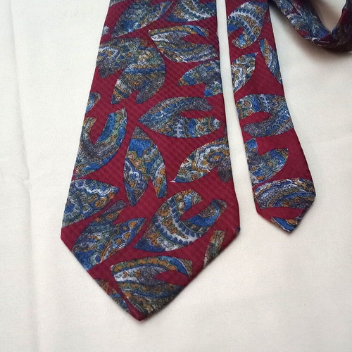 Silk tie 10cm like new, red with multicolor pattern