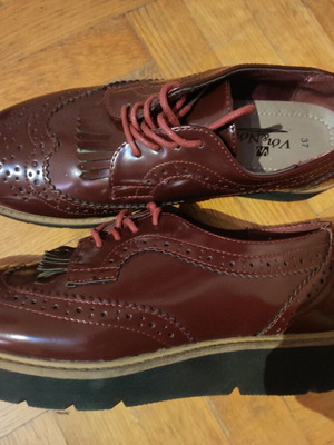 Oxford women's burgundy patent leather size 37 like new