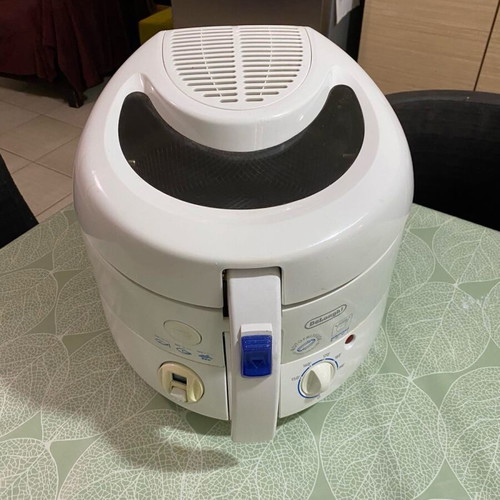 Delonghi Rotofry 1.3 lt fryer used with removable bowl