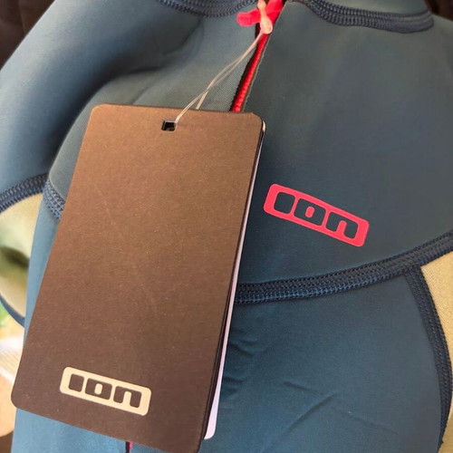 Ion Muse Hot Shorty Front Zip LS Wetsuit size 38/M new with tags