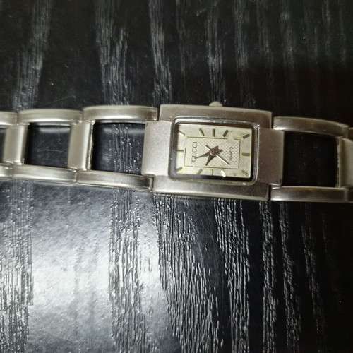 Gucci women's wristwatch, white and silver