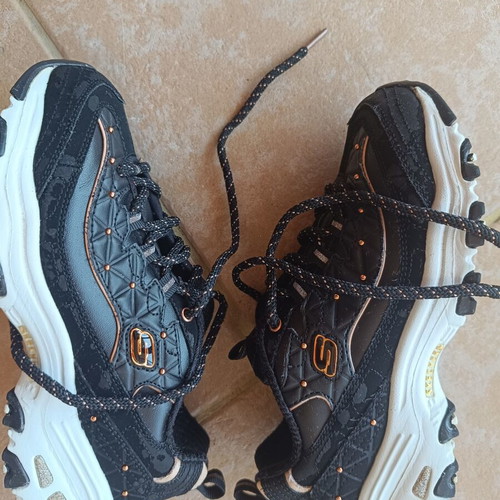 Skechers athletic shoes size 36 used, black with white sole and gold details