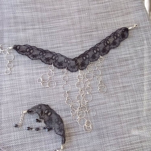 Lace choker set like new with bracelet