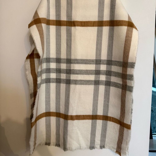 Scarf like new, large size, white and gray