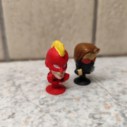 Figures with suction cup used, set of 2 pieces