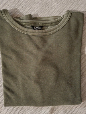 Khaki pullover like new, size M, brown and green