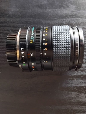 Обектив Minolta MD Zoom 28-70mm f/3.5-4.8 употребяван с макро