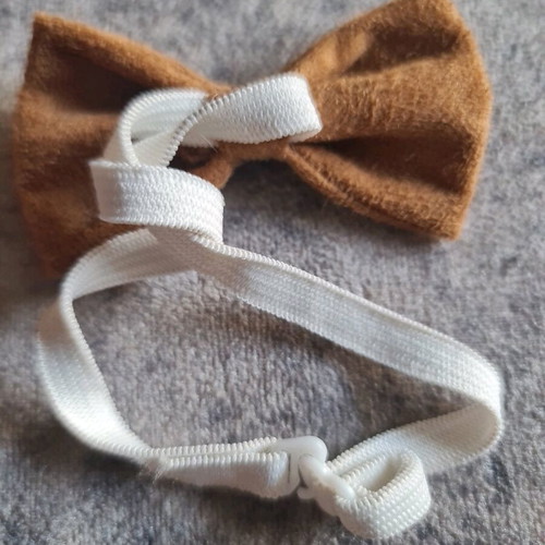 Children's bow tie brown like new