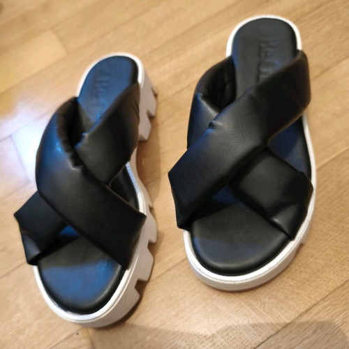 Women’s puffer platform sandals like new, size 38