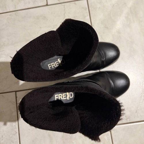Women's boots used, size 41, black with inner fur