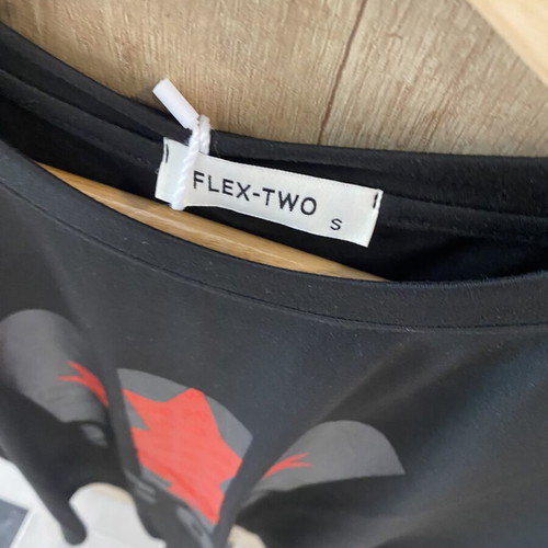 Unisex t shirt size S black, new