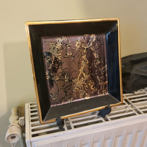 Decorative plate with stand like new