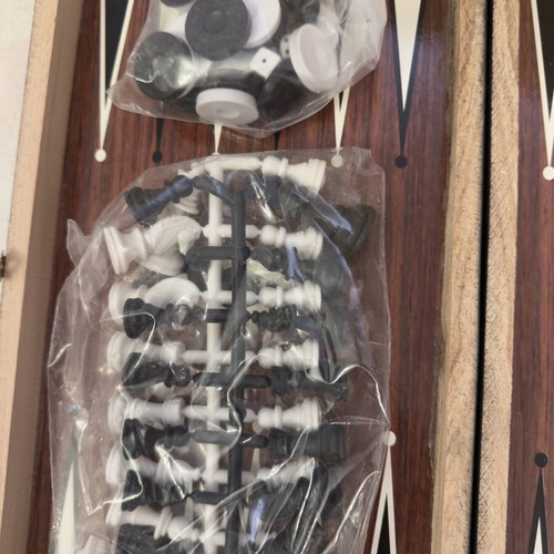 Backgammon and Chess 2 in 1 wooden game set new