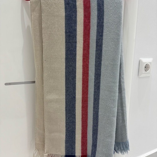 Striped loop scarf like new, multicolor