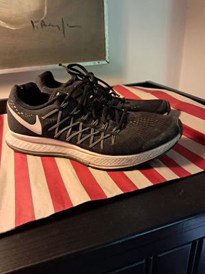 Nike athletic shoes used, size 40.5