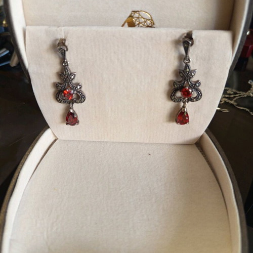 Silver 925 women's earrings like new with marcasite and red stones vintage