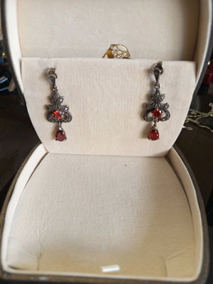 Silver 925 women's earrings like new with marcasite and red stones vintage