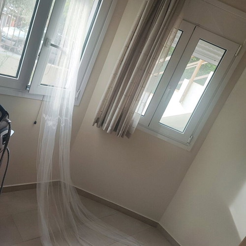 Narrow wedding veil like new, 1.40 meters wide