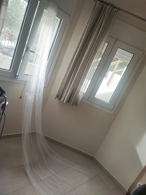 Narrow wedding veil like new, 1.40 meters wide