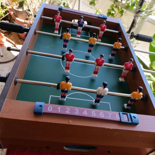 Mini foosball table like new without balls