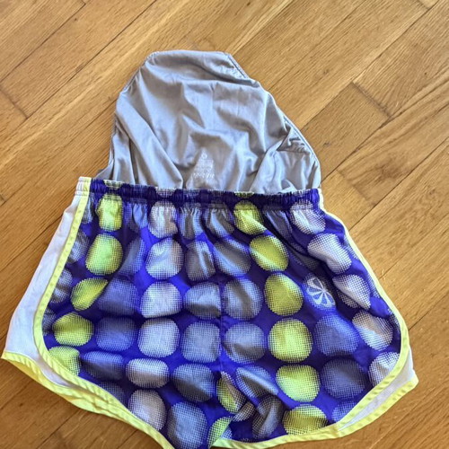 Nike shorts size S like new, multicolor