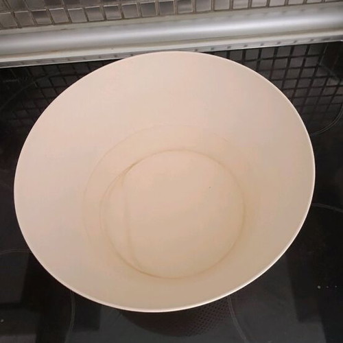 Set of 3 used kitchen salad bowls made of durable plastic