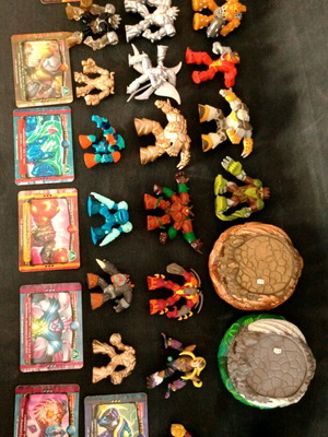 Gormiti figures, cards and altars used with rare Nintendo Nick figure