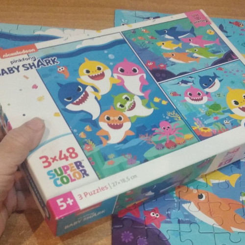 Baby Shark puzzle like new, set of 3x48 pcs