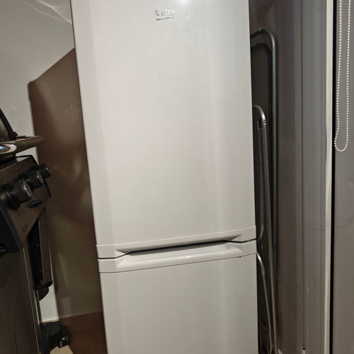 Beko medium category refrigerator, class A