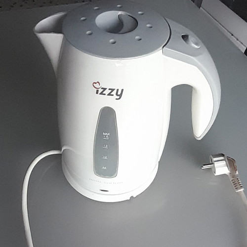 Izzy kettle used with plug discoloration