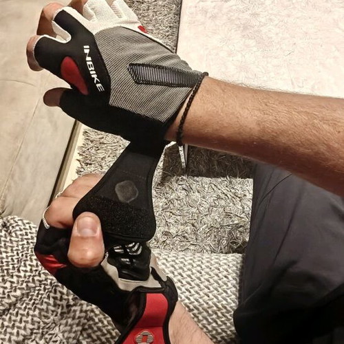 Gel cycling gloves new, unused