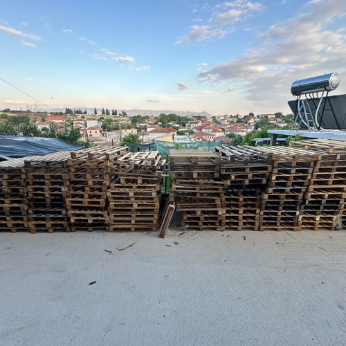 Wooden pallets, pack of 110
