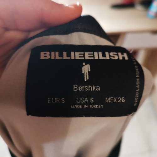 Billie Eilish X Bershka T-Shirt like new, size M, black and red