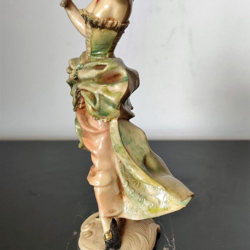 Pair of statues on Carrara marble, made in Italy, like new