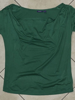 Mexx Women Top emerald green boat neck size XS like new