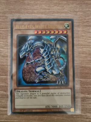 Blue eyes dragon 1st edition new, super rare foil