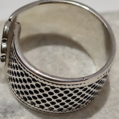 925 Silver Ring like new with vintage design