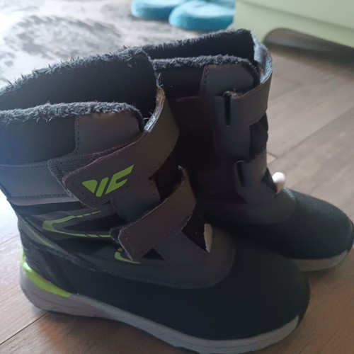 Snow boots like new